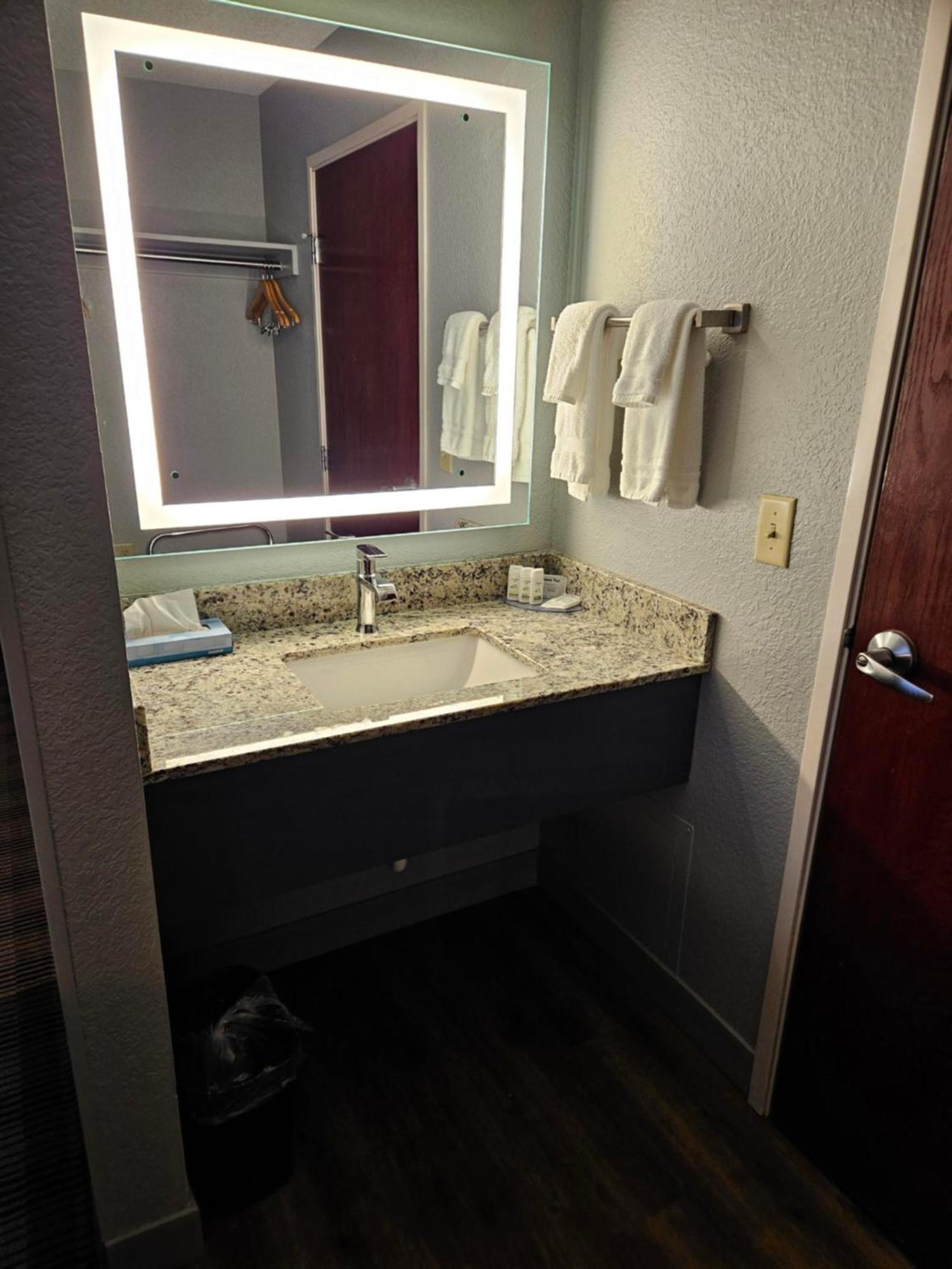 Americinn By Wyndham Mounds View Minneapolis Bagian luar foto